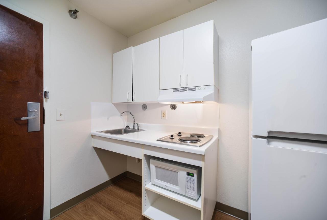 Hometowne Studios By Red Roof St. Louis - Airport/N Lindbergh Hazelwood Εξωτερικό φωτογραφία