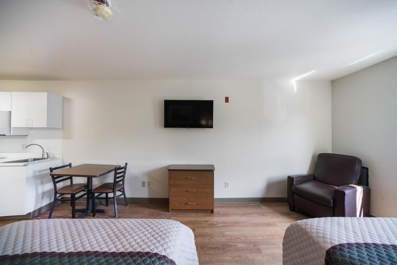 Hometowne Studios By Red Roof St. Louis - Airport/N Lindbergh Hazelwood Εξωτερικό φωτογραφία