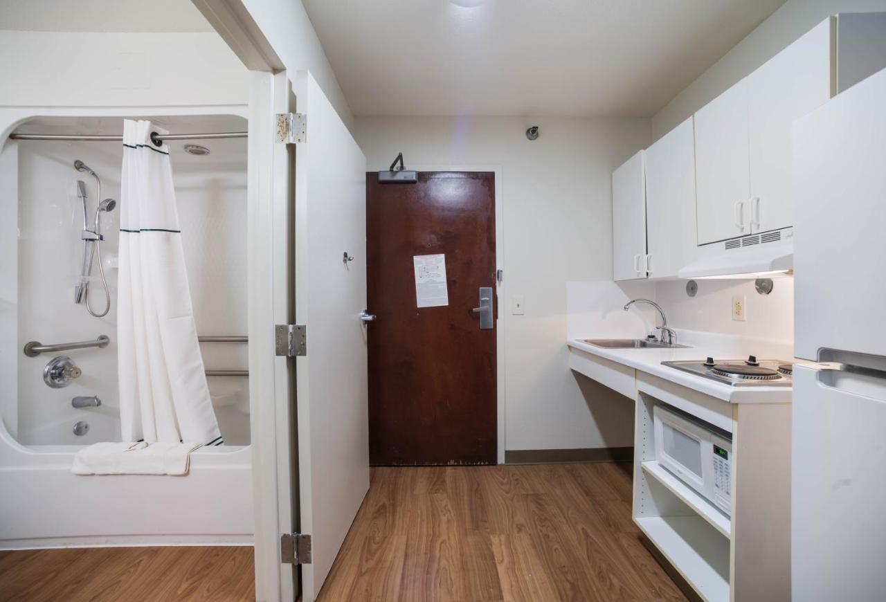 Hometowne Studios By Red Roof St. Louis - Airport/N Lindbergh Hazelwood Εξωτερικό φωτογραφία
