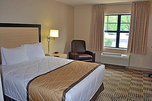 Hometowne Studios By Red Roof St. Louis - Airport/N Lindbergh Hazelwood Εξωτερικό φωτογραφία